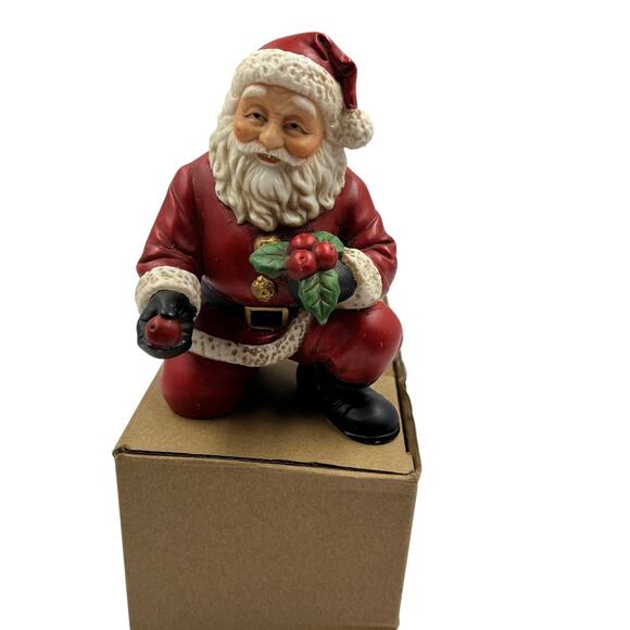 Vintage Homo Kneeling Santa Claus Handing Apples Ceramic Figurine #5611 - Picture 1 of 7